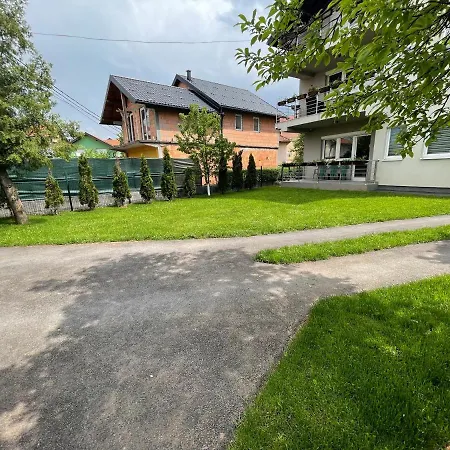 Kuca 6 Villa *