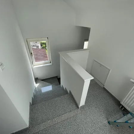 Villa Kuca 6 *
