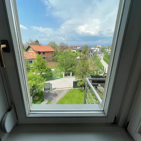 Villa Kuca 6 *