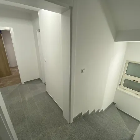 Villa Kuca 6 *